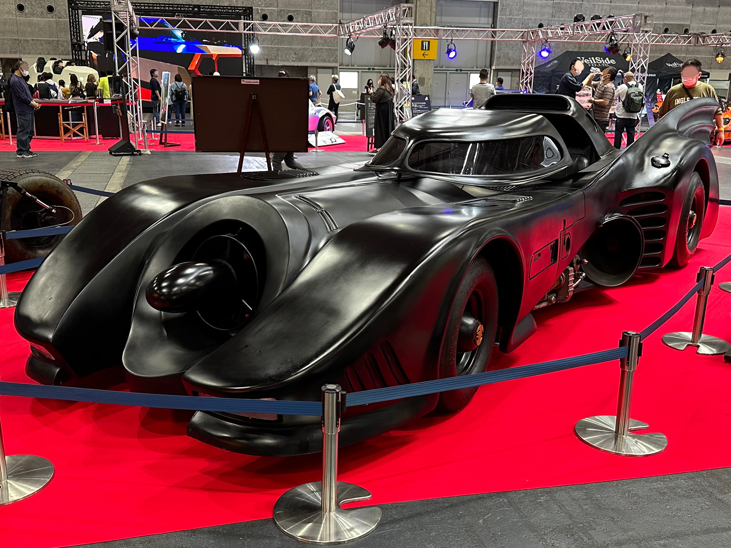 1989 m. „Batmobile“ – priekis (Tim Burton „Batman“). Nuotrauka: Tokumeigakarinoaoshima / Wikimedia Commons / CC BY-SA 4.0