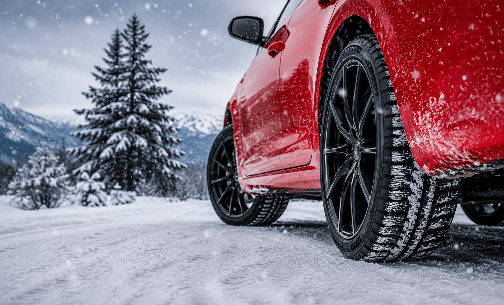 Automobilio ratas ir padanga stambiu planu