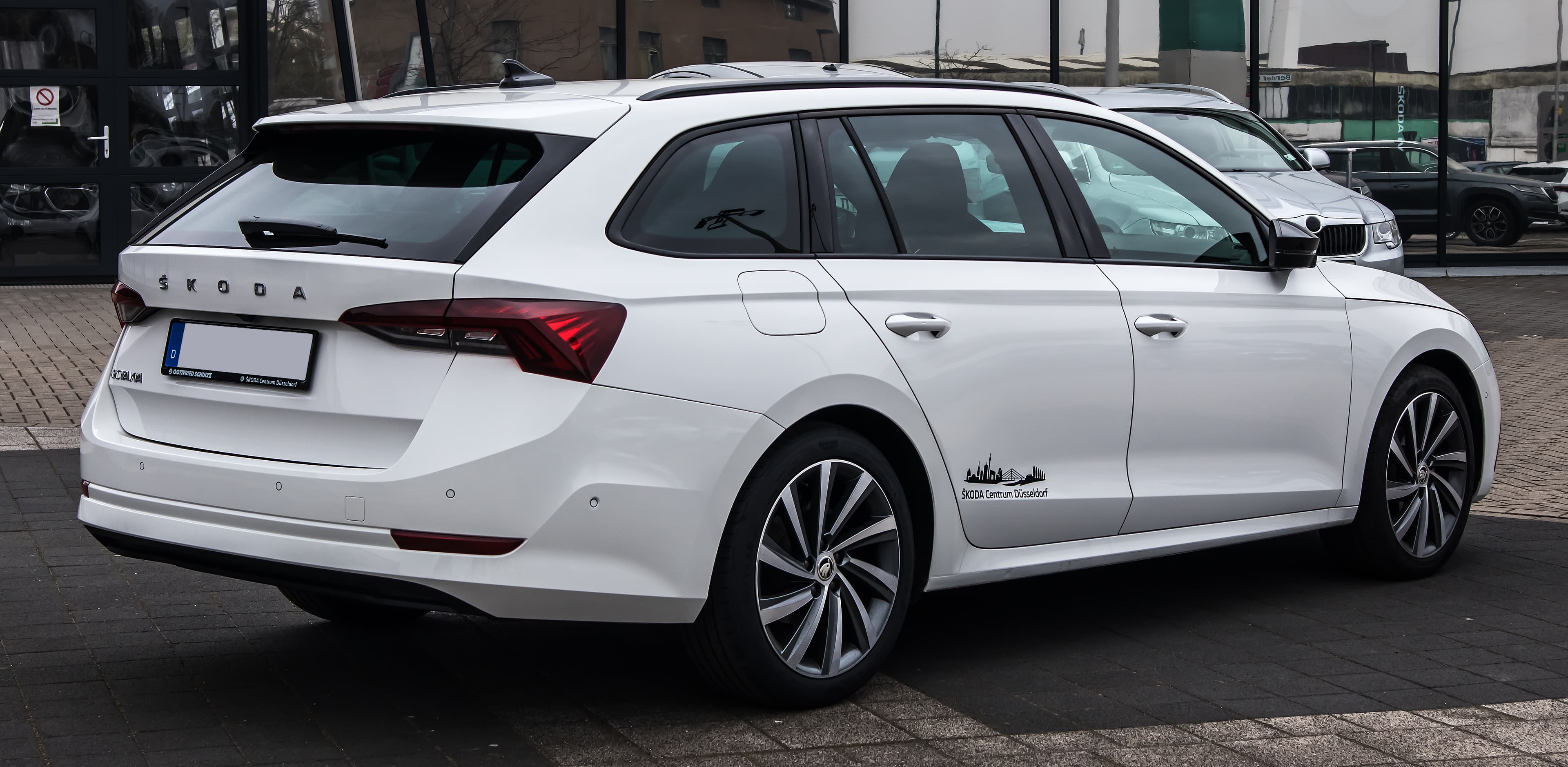Škoda Octavia IV Combi – galinis išorės vaizdas